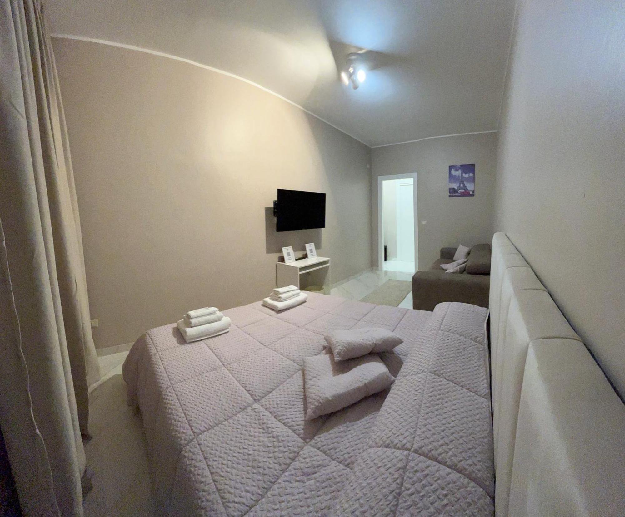Holiday House Katane Catania Bagian luar foto